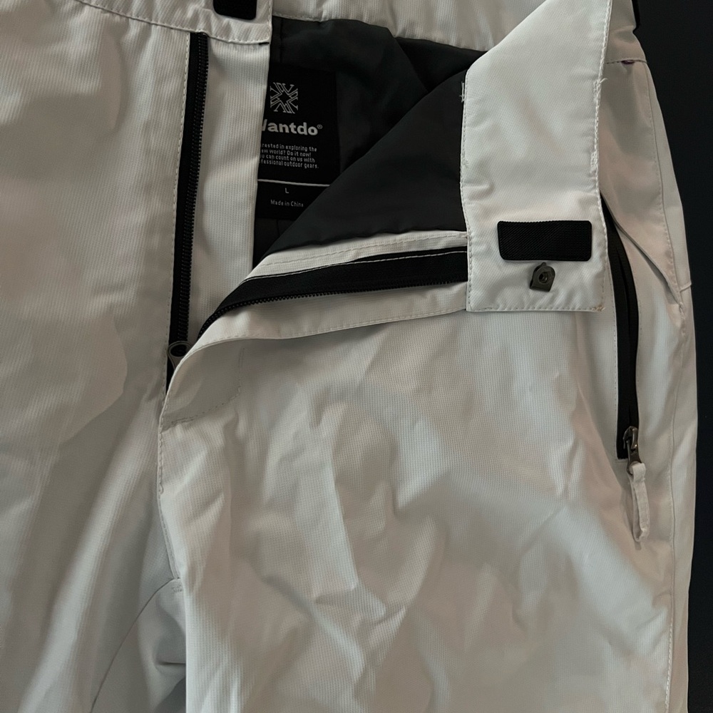 Womens White waterproof Ski Pants. Like new. Worn once.Brand-Wantdo.Size Large. - Picture 5 of 13